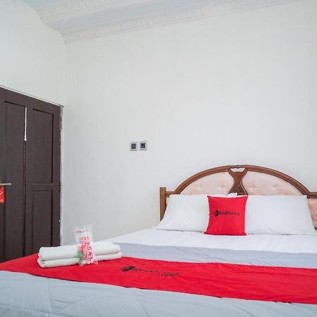 Reddoorz Syariah Near Jalan A Yani Km 8 Citraland Hotel Banjarmasin  Buitenkant foto