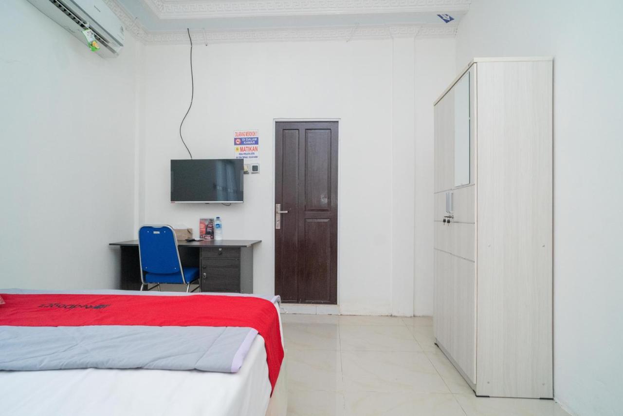 Reddoorz Syariah Near Jalan A Yani Km 8 Citraland Hotel Banjarmasin  Buitenkant foto