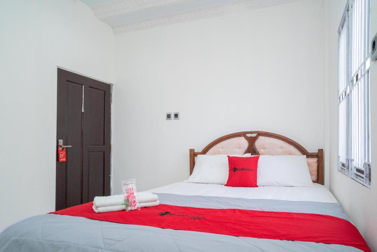 Reddoorz Syariah Near Jalan A Yani Km 8 Citraland Hotel Banjarmasin  Buitenkant foto