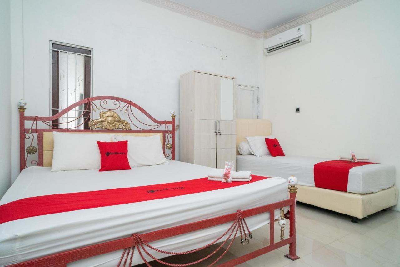 Reddoorz Syariah Near Jalan A Yani Km 8 Citraland Hotel Banjarmasin  Buitenkant foto