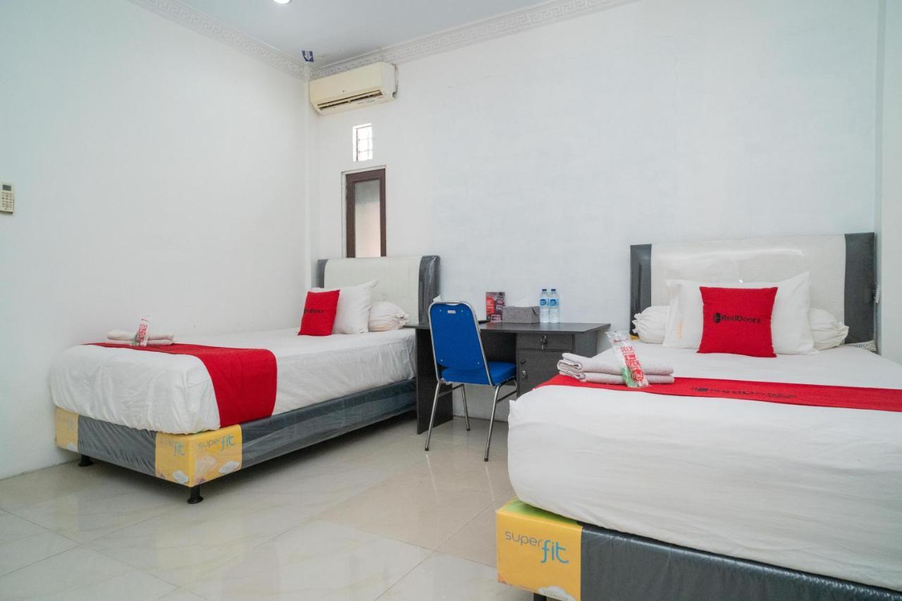 Reddoorz Syariah Near Jalan A Yani Km 8 Citraland Hotel Banjarmasin  Buitenkant foto