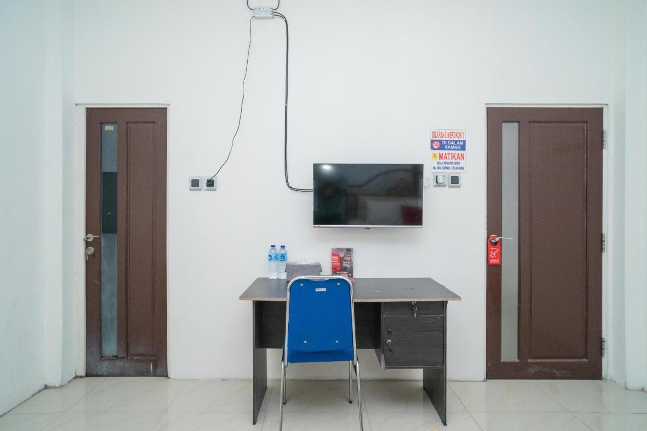 Reddoorz Syariah Near Jalan A Yani Km 8 Citraland Hotel Banjarmasin  Buitenkant foto